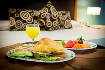 Comida en o cerca de este hotel