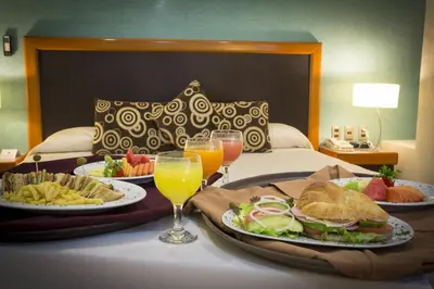 Comida en o cerca de este hotel