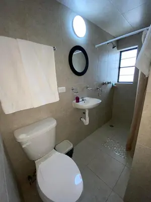 Un baño de Casa Tenorio Hospedaje