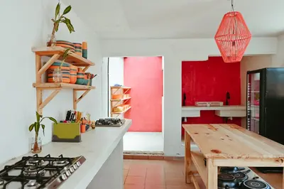 Una cocina o zona de cocina en Maka Hostel