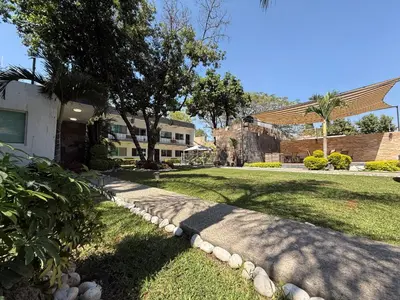 Jardín al aire libre en Hotel Boutique Luciérnaga Xochitepec