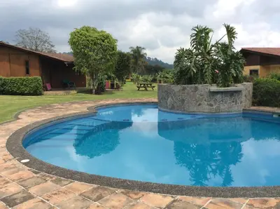 Piscina en o cerca de Cabanas la Chicharra