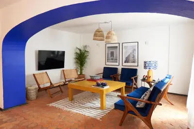Una televisión o centro de entretenimiento en AmazINN Stay CDMX Coyoacan