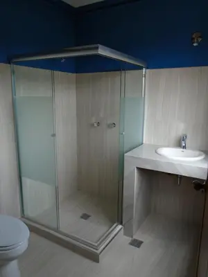 Un baño de Paulina Youth Hostel