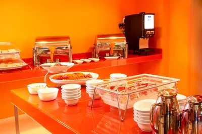 Comida en o cerca de este hotel