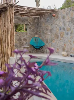 Piscina en o cerca de Gotita