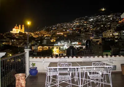 Un balcón o terraza de Casa céntrica con garaje