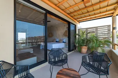 Un balcón o terraza de 2049 - Amanecer A1