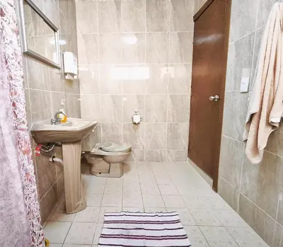 Un baño de Cozy bedroom at 5 min Mexico City Airport T1 & T2