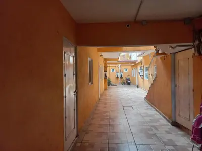 Plano de Cómodo & confortable apartamento. 5 minutos del aeropuerto