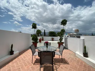Un balcón o terraza de Pent house con terraza o departamento con balcón en el centro de oaxaca