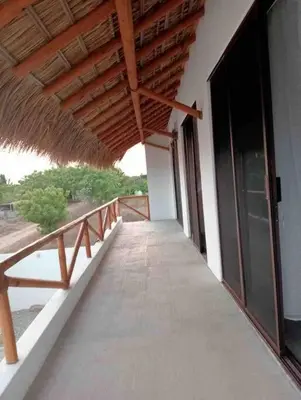 Un balcón o terraza de Private Beach House in AguaBlanca Peaceful Getaway