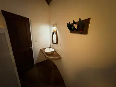 Un baño de One Love Hostal Puerto Escondido
