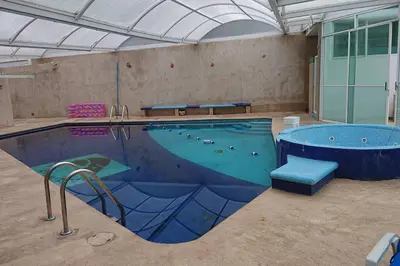Piscina en o cerca de grupos familiares 2