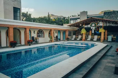 Piscina en o cerca de Casa Arcos Tepoztlán