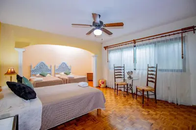Cama o camas de una habitación en ¡Nueva! Bamboo CASA ARTE