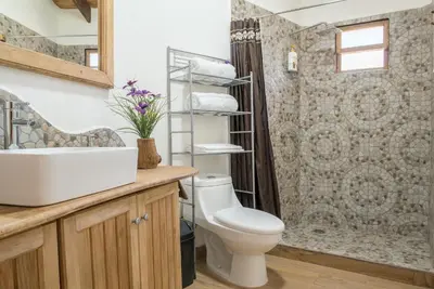 Un baño de Bungalow Indra Tepoztlan