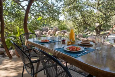 Comida en o cerca de este apartamento
