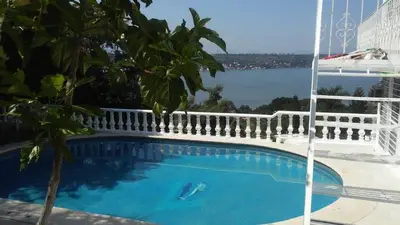 Piscina en o cerca de CASA MARY