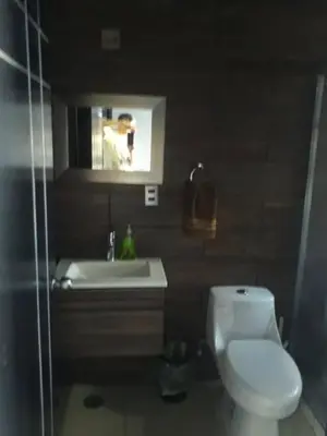Un baño de Casa Hogareña las estacas