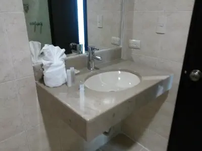 Un baño de Hotel Osalle Inn