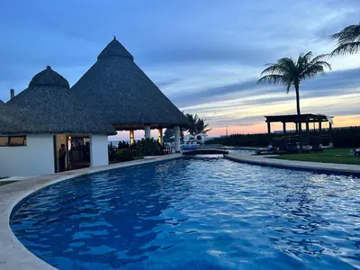 Piscina en o cerca de New Modern Acapulco Diamante House Getaway with Pool View and Beach Club