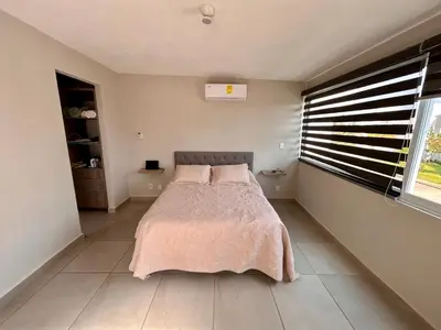 Cama o camas de una habitación en New Modern Acapulco Diamante House Getaway with Pool View and Beach Club