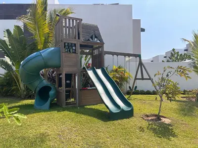Zona de juegos infantil en New Modern Acapulco Diamante House Getaway with Pool View and Beach Club