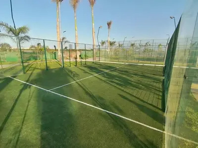 Instalaciones para jugar a tenis o squash en Depto. frente al mar con Club de Playa o alrededores
