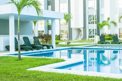 Piscina en o cerca de Alberca, Playa Cercana & Club de Playa opcional -Departamento E13D302