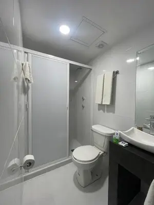 Un baño de Hotel GALENO