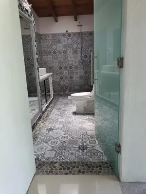 Un baño de Casa Tamarindo