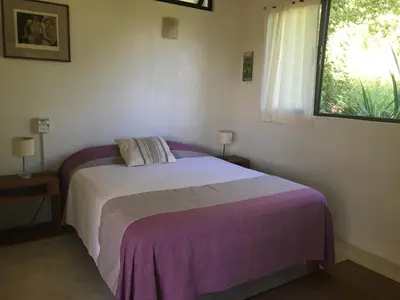 Cama o camas de una habitación en Double Bed, Queen size, small kitchen, terrace, wi-fi- air condition