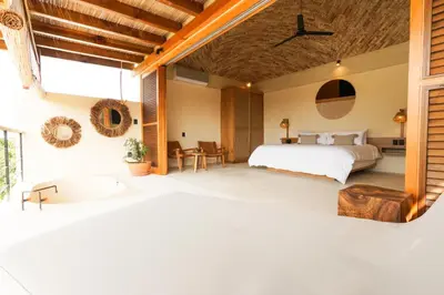 Cama o camas de una habitación en Casa Borka LUXURY FULLY FURNISHED BEACH CONDOS WITH POOL