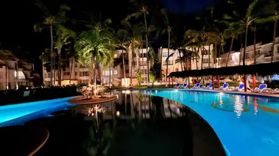 Piscina en o cerca de Depto acogedor en Acapulco Diamante - Sin daños por OTIS