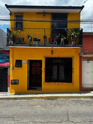 Edificio en el que se encuentra la habitación en casa particular