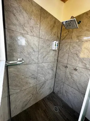 Un baño de CASA MARIN Jacaranda