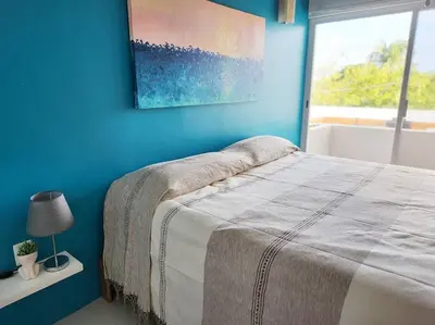 Cama o camas de una habitación en 2BdR -Rocks at Mikasa- Near Beach, Pool, King Beds, AC, Fast Wifi