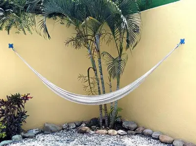 Jardín al aire libre en 2BdR -Rocks at Mikasa- Near Beach, Pool, King Beds, AC, Fast Wifi