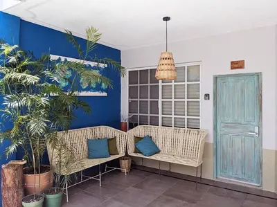 Zona de estar de 2BR -Water at Mikasa- Fast WIFI, King beds, AC, Near beach, Pool