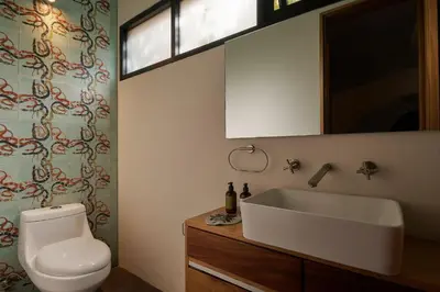 Un baño de Las Privadas / Casa X By Nardazul