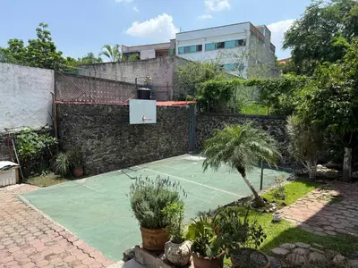 Instalaciones para jugar a tenis o squash en Mirador de Águila o alrededores