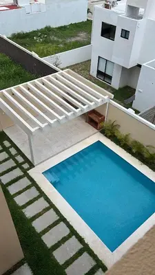 Piscina en o cerca de Torre Riviera el mar