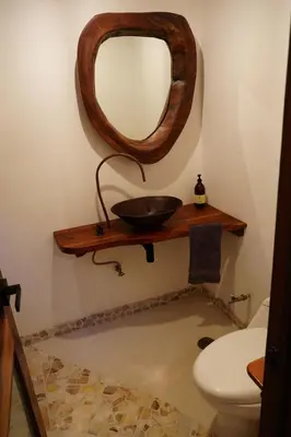 Un baño de Casita Koru