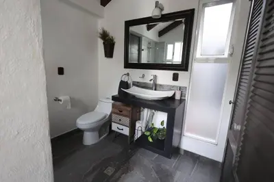 Un baño de Linda casa céntrica c/alberca y jacuzzi