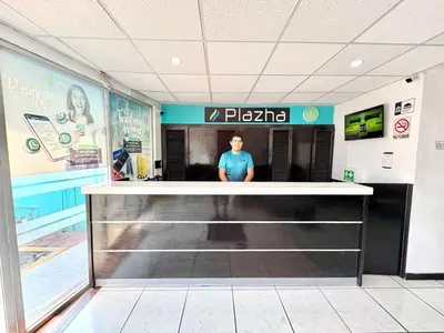 Clientes alojados en Hotel Plazha Express
