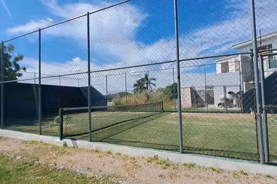 Instalaciones para jugar a tenis o squash en Residencia Corinto La Cima Frac Burgos Bugambilias o alrededores