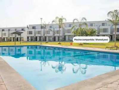 Piscina en o cerca de Aire acondicionado Parking Llegada autónoma Duermen 8 huespedes