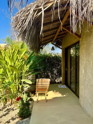 Jardín al aire libre en Casa Terra - Tropical Rustic Cabins with Pool