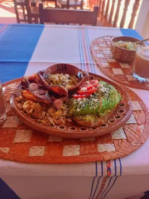 Comida en o cerca de este hotel